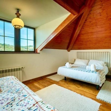 Casona En Puente Viesgoヴィラ エクステリア 写真